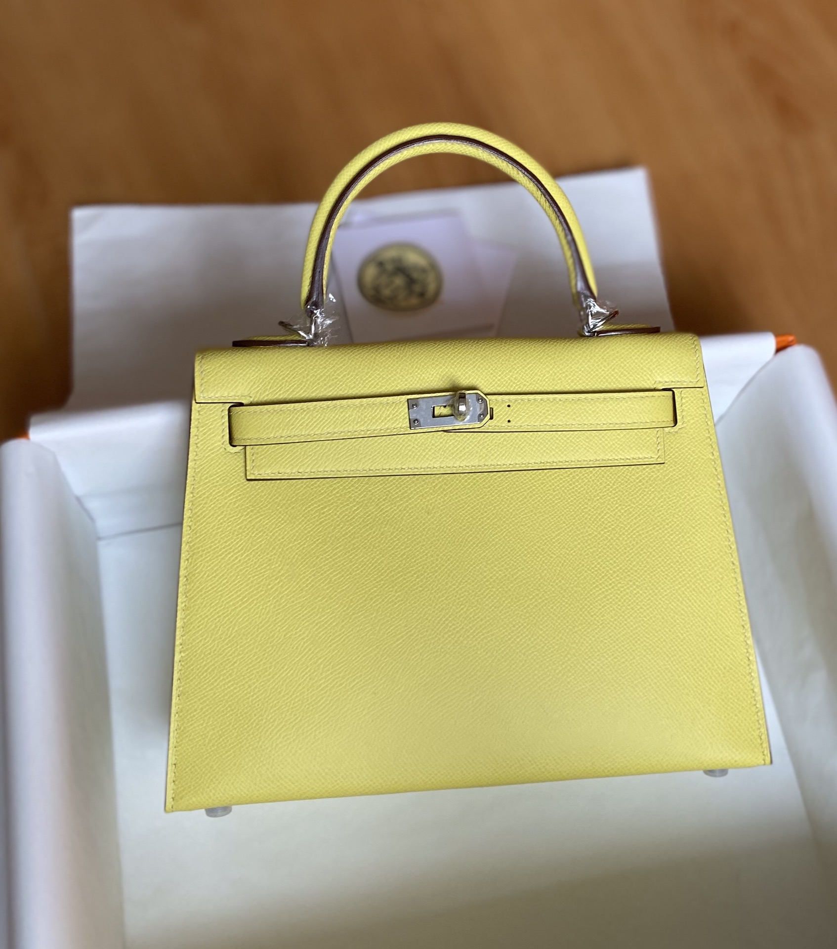 Hermes Kelly 25cm Handbag Shoulder Bag in Yellow Lemon Epsom Leather